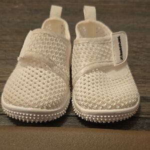 White Baby Walker Shoes with Cozy Knitted Fabric and Slip-On Style